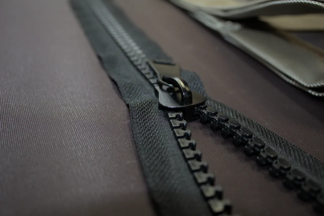 «Тракторная молния №15 черная»