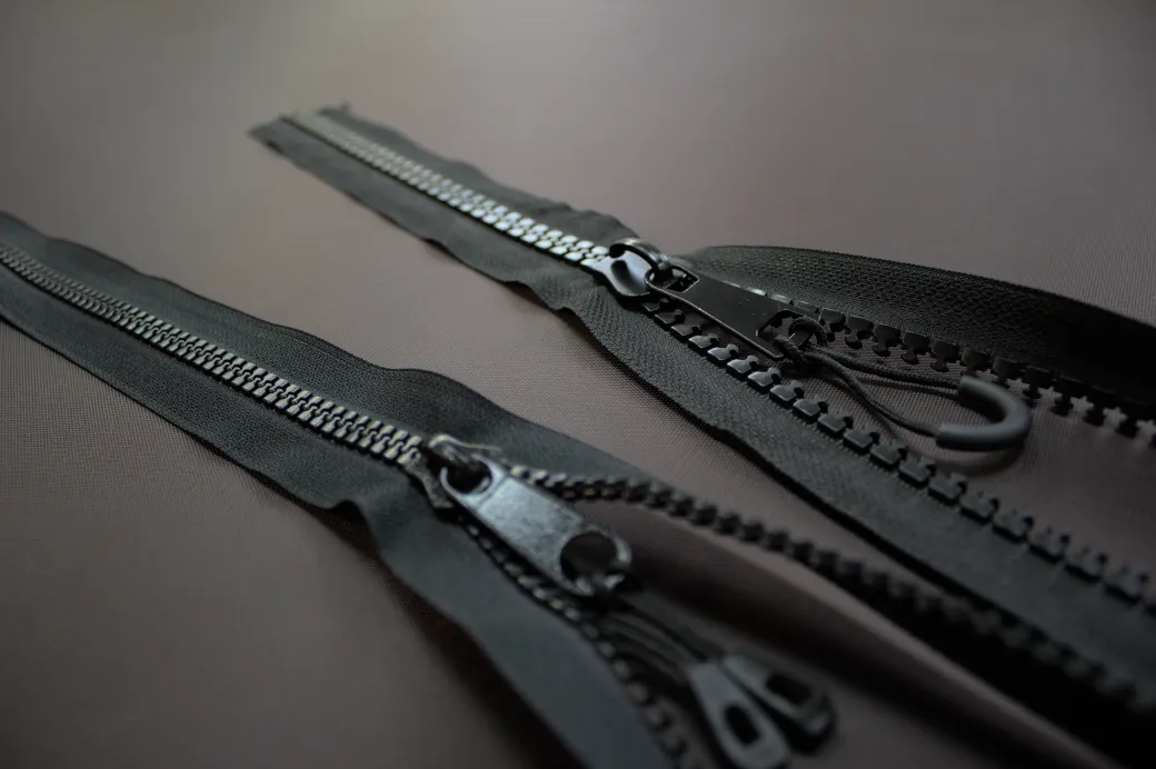 «Тракторная молния №8 черная»